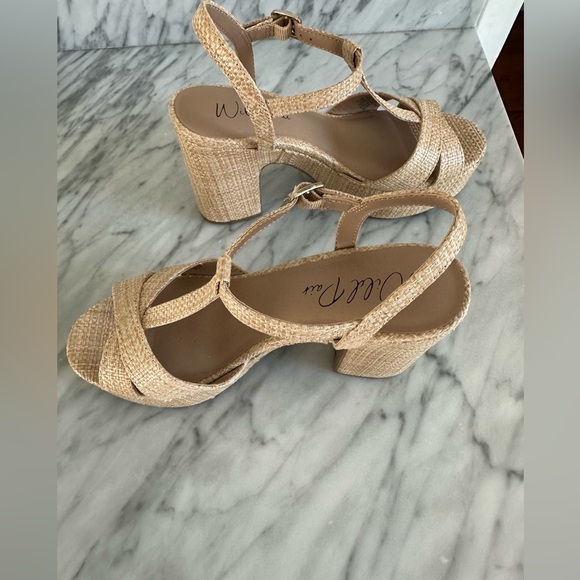 Wild Pair Women's Platform Sandals - Picture 5 of 9